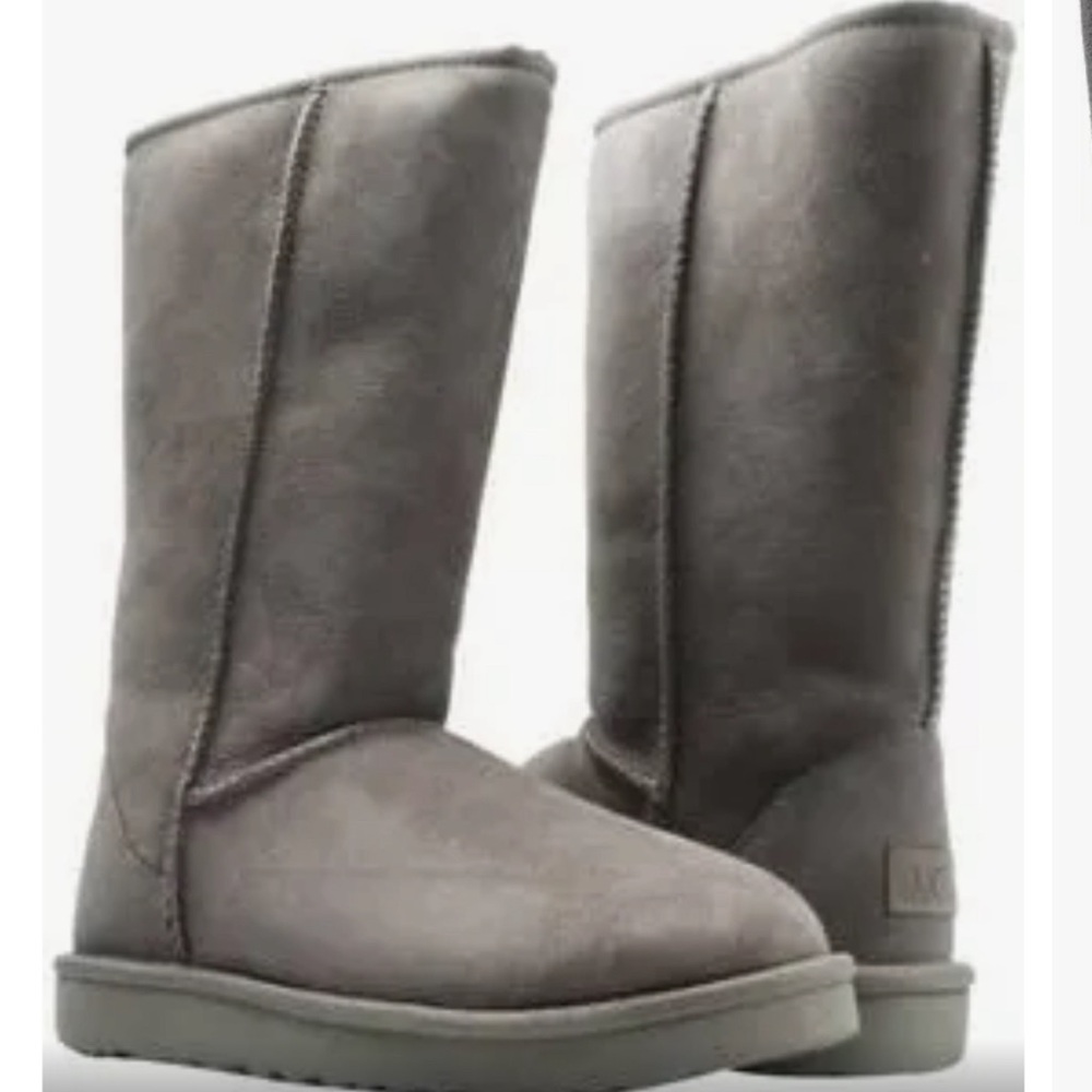 UGG classic Tall Boots NWT Gray Size 9